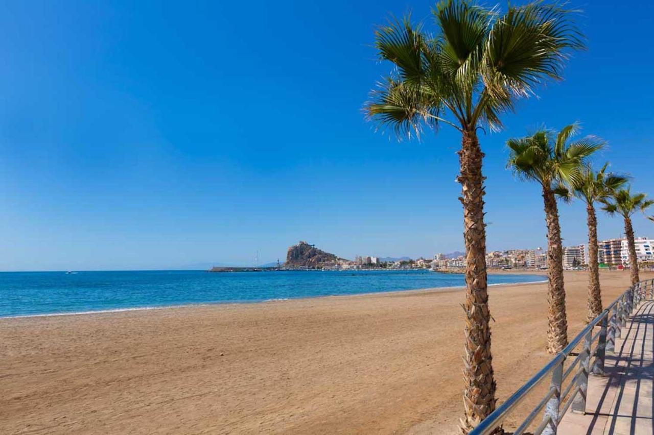 Primera Linea De Playa Con Vistas Al Mar Агилас Экстерьер фото